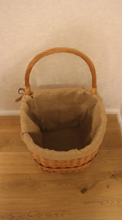 Chariot à Bois de Chauffage en Osier – Élégant, Pratique & Durable